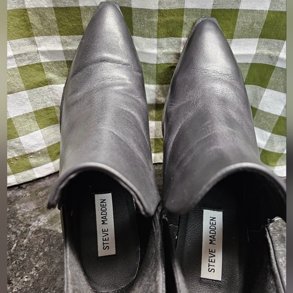 Steve Madden Black Leather Block Heel Ankle Zip Boots WOMEN'S SIZE: 9 M - Picture 4 of 10
